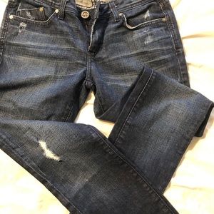 Distressed skinny jeans